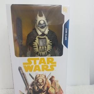 - Star wars enfys nest figurine in the box